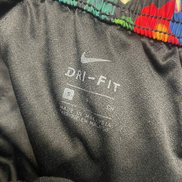 Nike Dri-Fit Running Shorts Size Small Black Floral Liner Athletic Sports Tempo - Picture 2 of 4